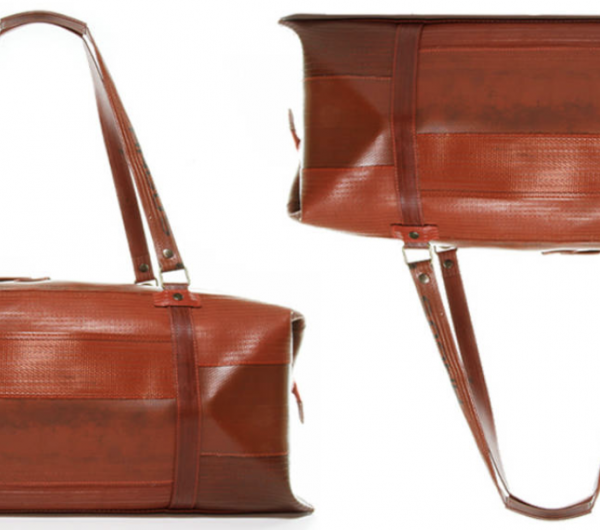 Brown weekender leather bag